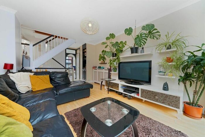 3 Bedroom Semi-Detached House To Rent In Elephant Lane, London, SE16