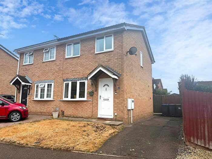 2 Bedroom Semi-Detached House For Sale In Summit Rise, East Hunsbury, NN4