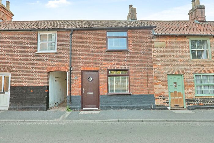 2 Bedroom Terraced House For Sale In Avenue Road, Wymondham, NR18