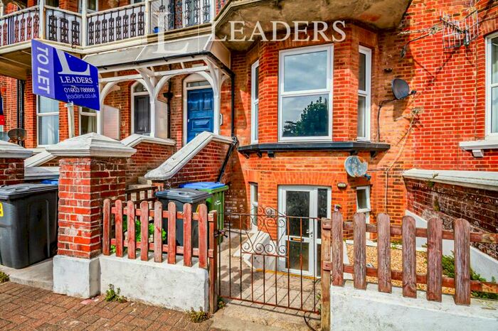 1 Bedroom Flat To Rent In South Terrace, Littlehampton, BN17