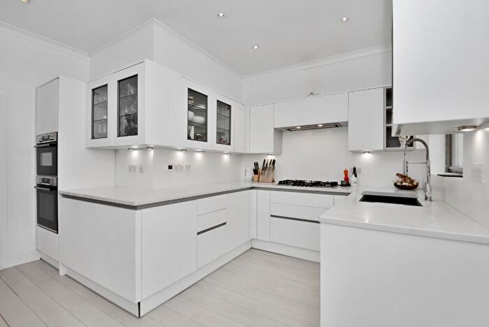 3 Bedroom Terraced House For Sale In Silverleigh Road, Thornton Heath, CR7