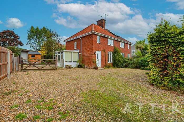 3 Bedroom Semi-Detached House For Sale In Southwold Road, Brampton, Beccles, NR34