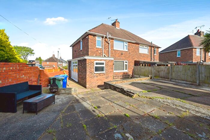 3 Bedroom Semi-Detached House For Sale In Stanton Place, Mansfield, Nottinghamshire, NG18