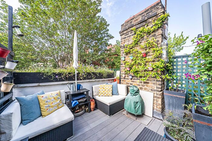 2 Bedroom Flat For Sale In St. Luke's Avenue, London, SW4