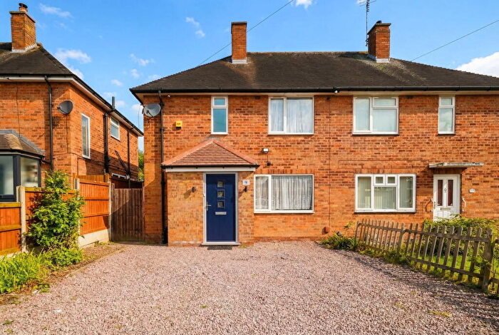 3 Bedroom Semi Detached House For Sale In Lawnswood Avenue, Shirley, B90