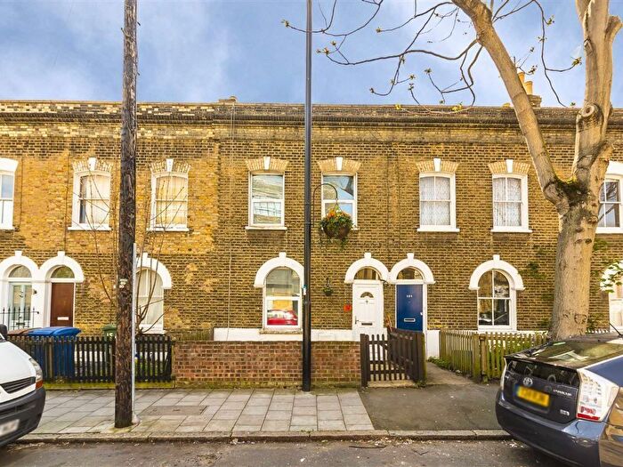4 Bedroom Flat To Rent In Lynton Road, London, SE1