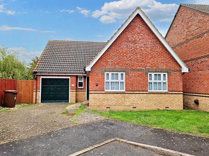 3 Bedroom Detached Bungalow For Sale In Drayton Close, High Halstow, Rochester, ME3