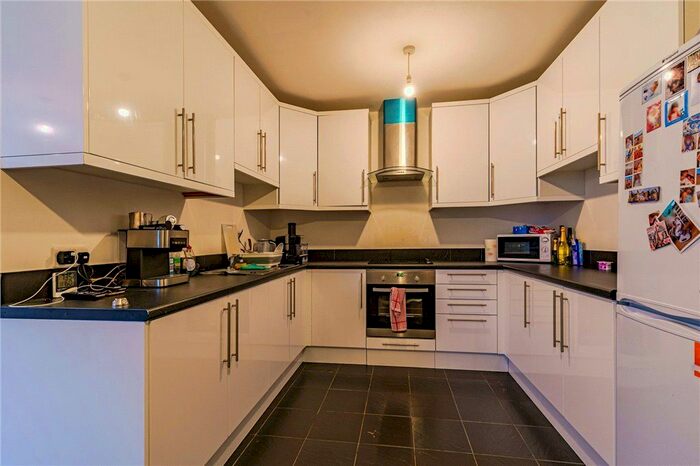 2 Bedroom Flat For Sale In London Road, Crawley, ., RH10
