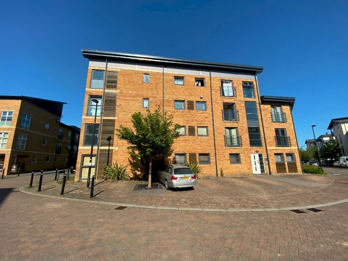 2 Bedroom Flat To Rent In Pasteur Drive, Old Town, Swindon, SN1
