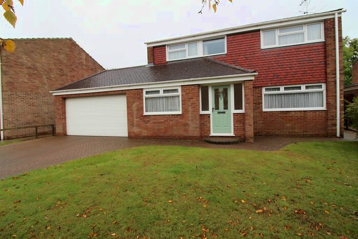 4 Bedroom Detached House To Rent In Aldenham Close, Caversham, Reading, RG4