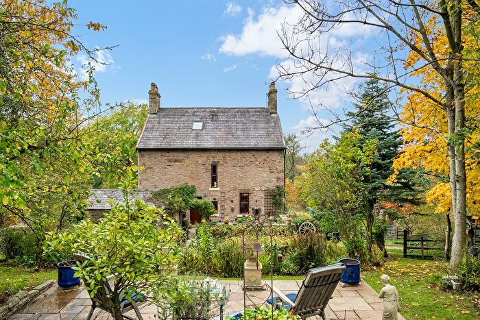 5 Bedroom Detached House For Sale In New Mills, High Peak, SK22