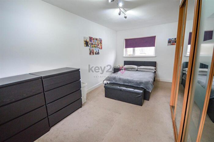 2 Bedroom Semi-Detached House For Sale In Stradbroke Drive, Sheffield, S13