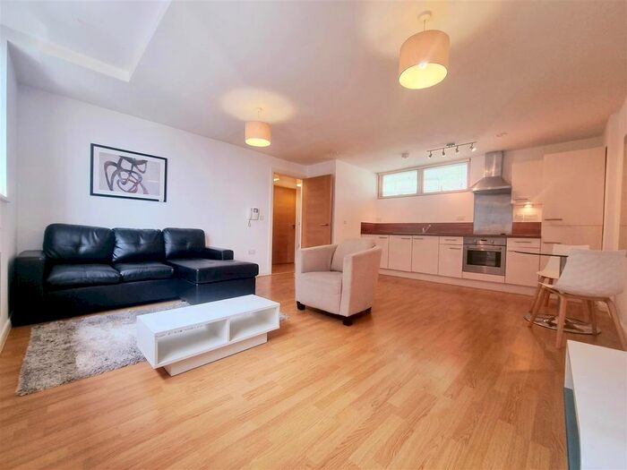 1 Bedroom Flat To Rent In Mann Island, Liverpool, L3