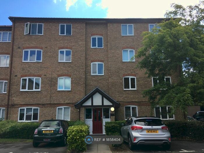 1 Bedroom Flat To Rent In Varsity Drive, Twickenham, TW1