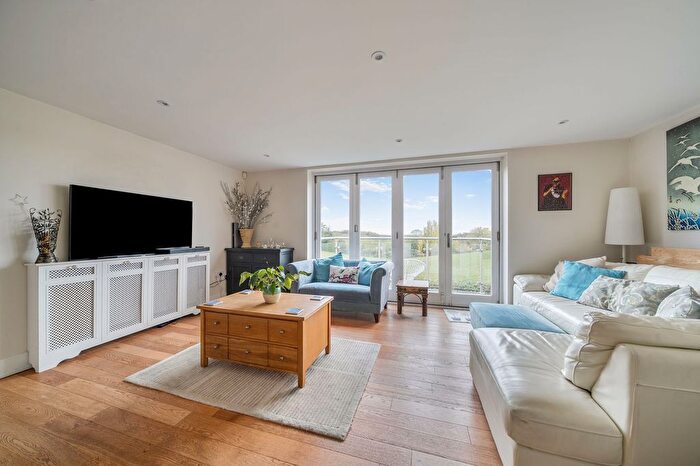 4 Bedroom End Of Terrace House For Sale In Church Hill, Hernhill, ME13