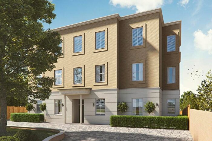 2 Bedroom Apartment For Sale In The Oaks, Chigwell, IG7