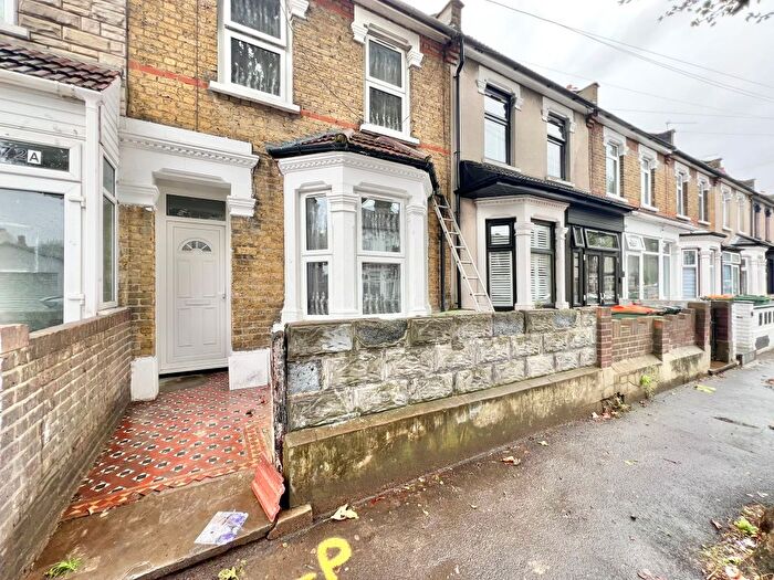 4 Bedroom Terraced House To Rent In Hall Road, East Ham, E6
