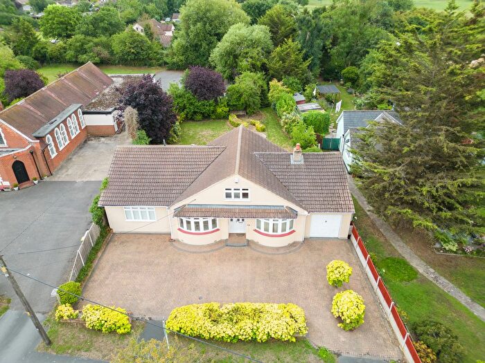 3 Bedroom Detached House For Sale In Lower Road, Hullbridge, SS5