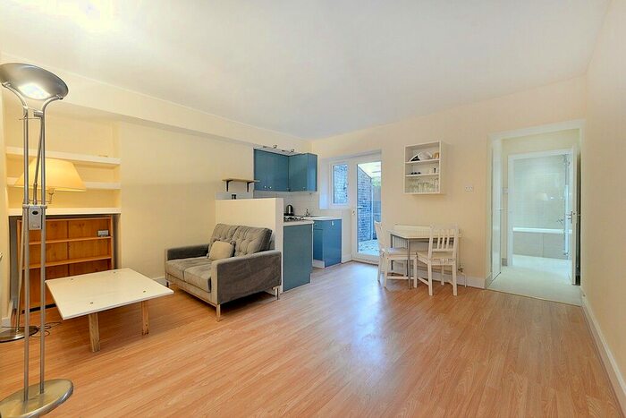 1 Bedroom Flat To Rent In Southcombe Street, West Kensington, W14