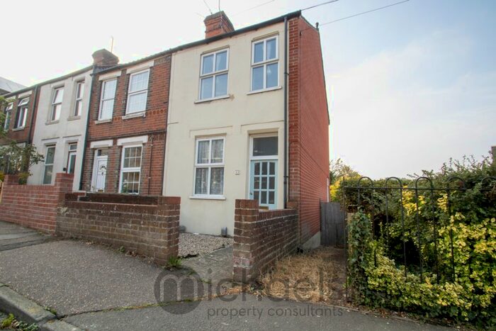 3 Bedroom End Of Terrace House To Rent In Pownall Crescent, Colchester, CO2
