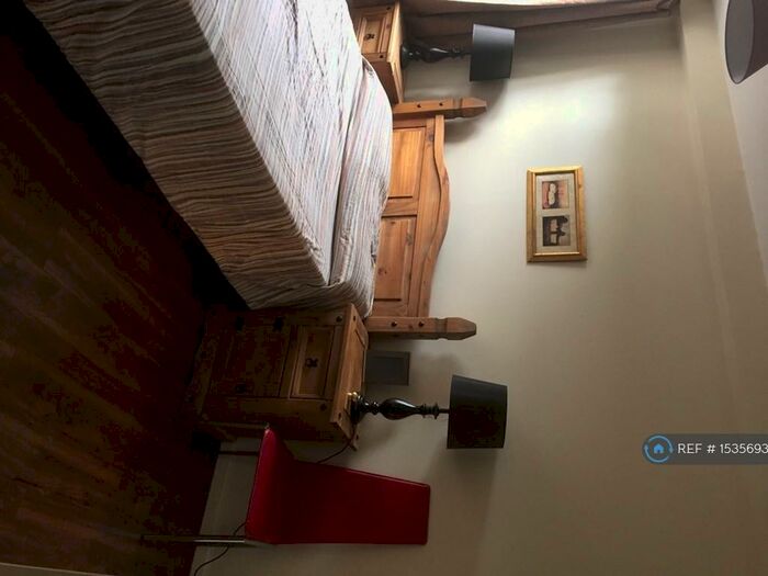 2 Bedroom Flat To Rent In Carrick Knowe Avenue, Edinburgh, EH12