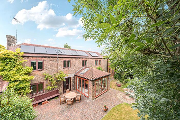 4 Bedroom Link Detached House For Sale In The Street, Steyning, BN44