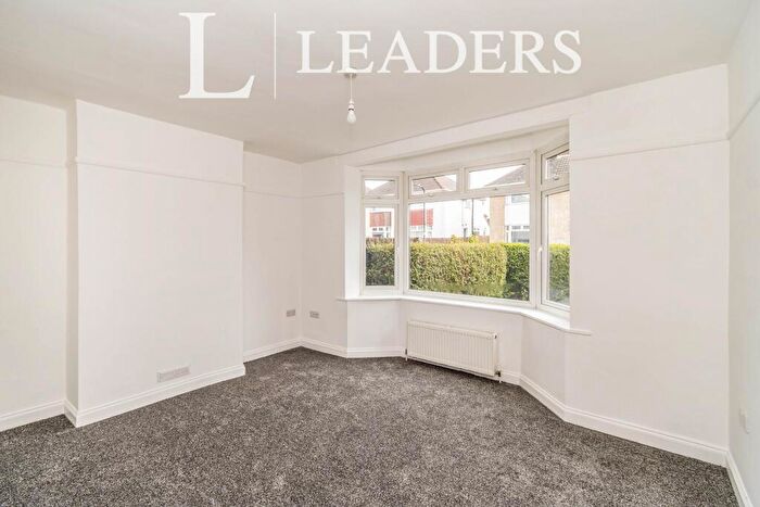 2 Bedroom Semi-Detached House To Rent In Crosswell Close, Southampton, SO19