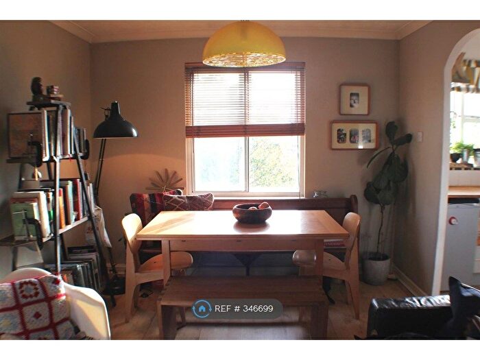 2 Bedroom Flat To Rent In Sheader Drive, Manchester, M5