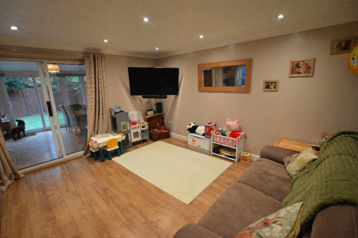 3 Bedroom Semi Detached House For Sale In Cranfield, MK43