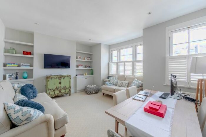 3 Bedroom Flat To Rent In Micklethwaite Road, London, SW6