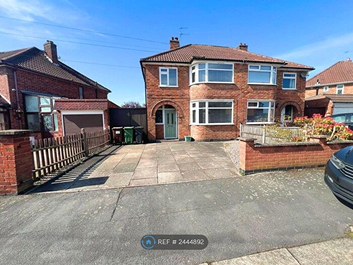 3 Bedroom Semi-Detached House To Rent In Fieldgate Crescent, Birstall, Leicester, LE4