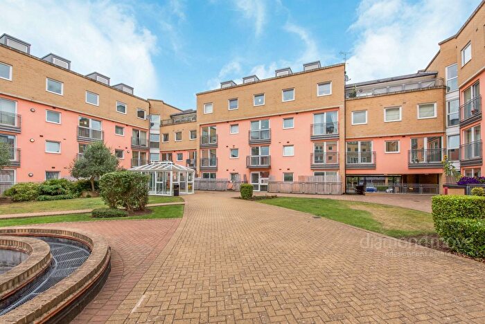 2 Bedroom Flat To Rent In Wooldridge Close, Bedfont, TW14