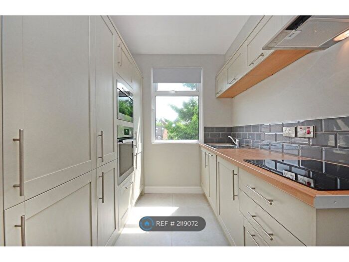 2 Bedroom Flat To Rent In Oakbrook Road, Sheffield, S11