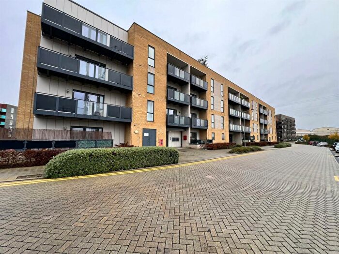 2 Bedroom Flat For Sale In Manwell Lane, Barking, IG11