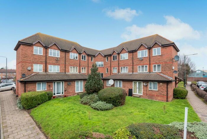 2 Bedroom Flat To Rent In Frobisher Road, Erith, DA8