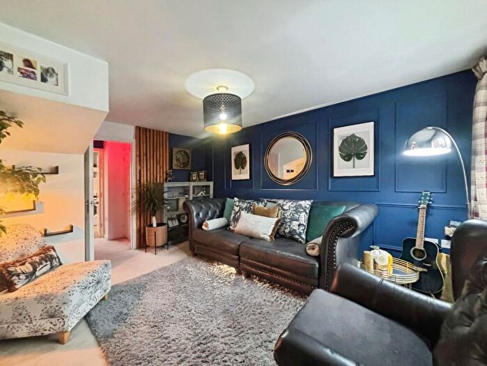 3 Bedroom End Of Terrace House For Sale In Bronte Way, South Shields, NE34