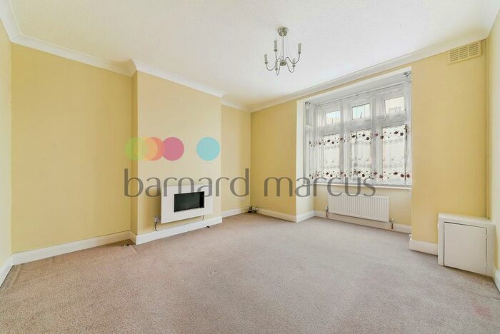 2 Bedroom Flat To Rent In Blunt Road, South Croydon, CR2