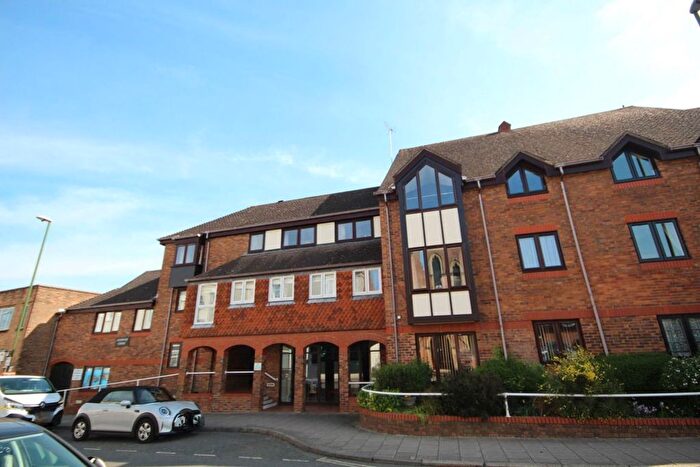 1 Bedroom Flat To Rent In Jasmine Court, Horsham, RH12