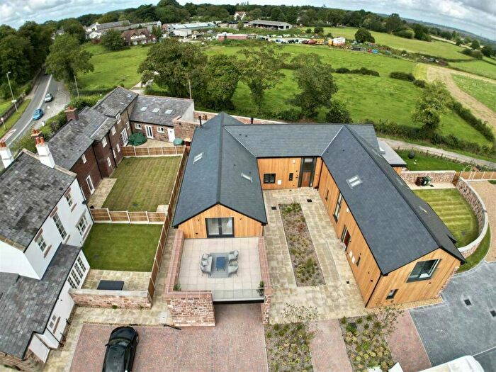 3 Bedroom End Of Terrace House For Sale In Barnston, Wirral, CH61