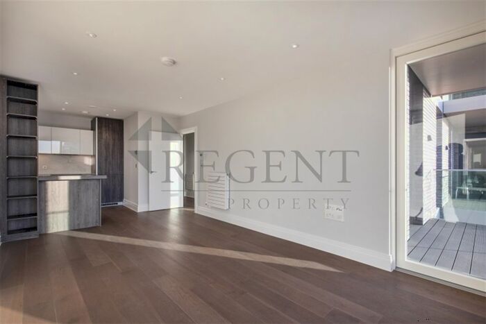 1 Bedroom Flat To Rent In Hamond Court, Queenshurst Square, KT2