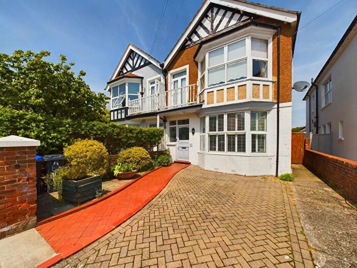 2 Bedroom Flat To Rent In Church Walk, Worthing, BN11