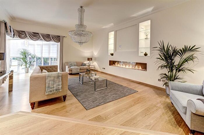 6 Bedroom House To Rent In Westover Hill, Hampstead, NW3