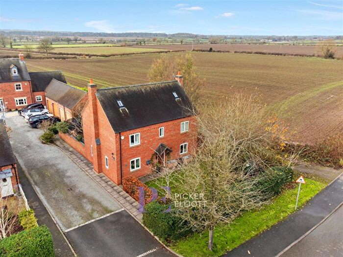 5 Bedroom Detached House For Sale In , Barton Road, Carlton, CV13