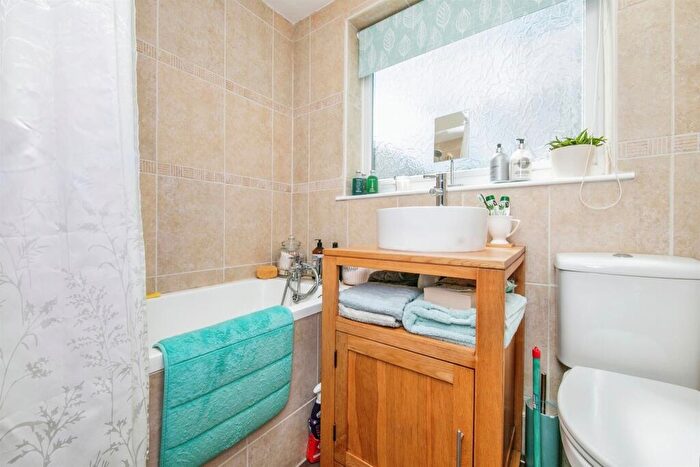 2 Bedroom End Of Terrace House For Sale In Rosehill Road, Ipswich, IP3