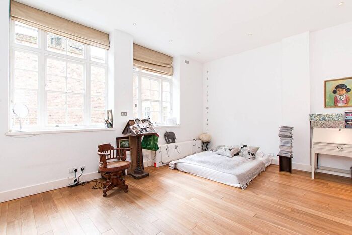 2 Bedroom Flat For Sale In Regents Bridge Gardens, Vauxhall, London, SW8