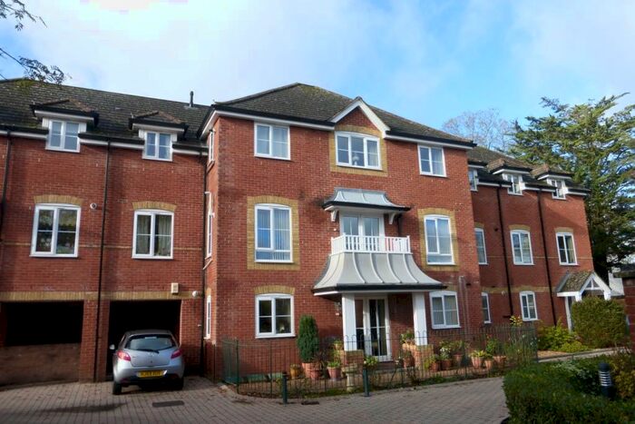 1 Bedroom Flat To Rent In Fordingbridge, Hampshire, SP6