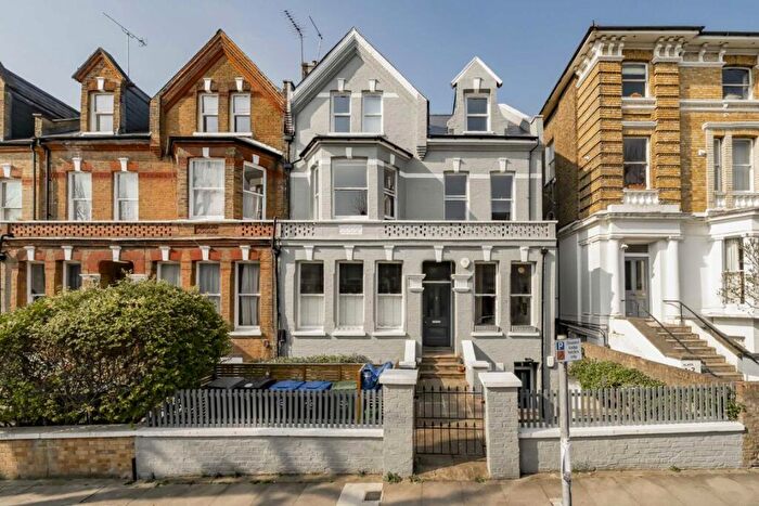 2 Bedroom Flat For Sale In Brondesbury Villas, Queen's Park, NW6