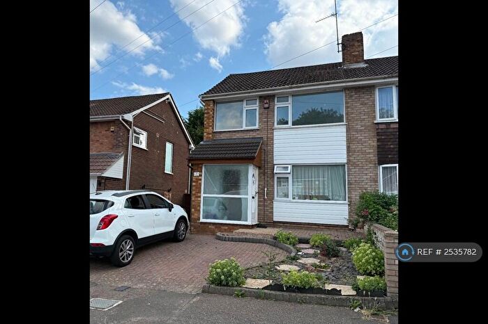 3 Bedroom Semi-Detached House To Rent In Sunningdale, Luton, LU2