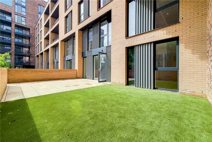 4 Bedroom Maisonette To Rent In Greyhound Parade, Wimbledon Grounds, London, SW17