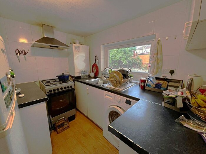 1 Bedroom Flat To Rent In Britannia Road, Ilford, IG1